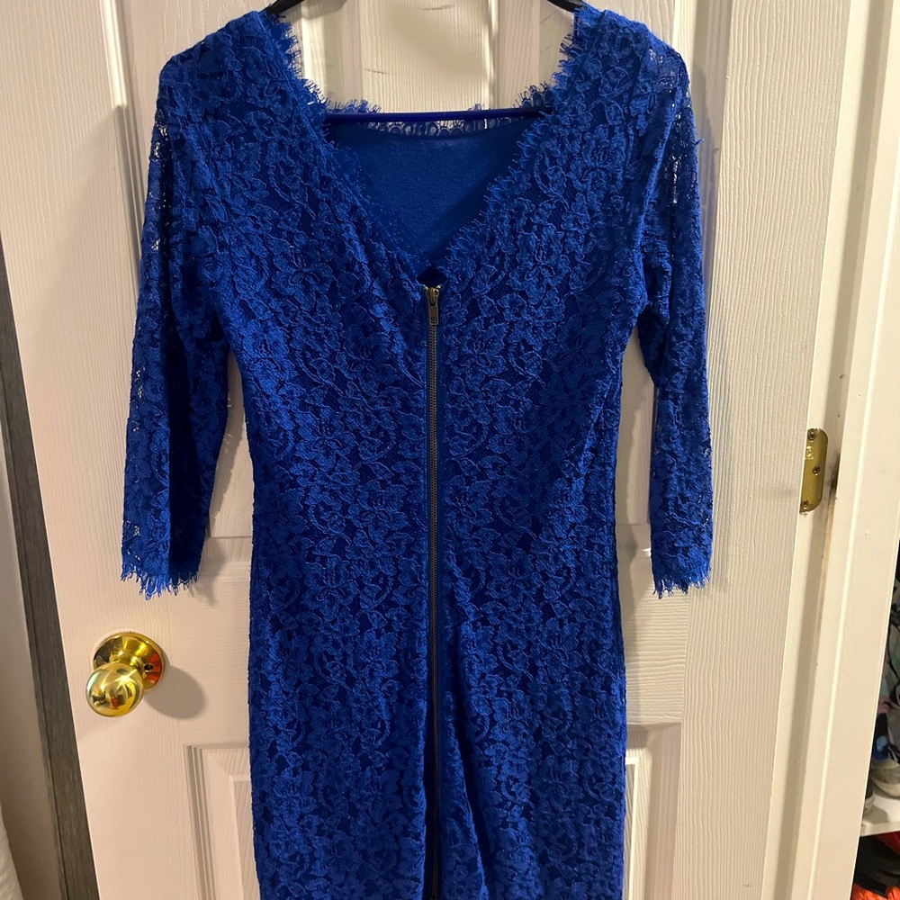 Diane von furstenberg lace dress in beautiful blue. Excellent condition